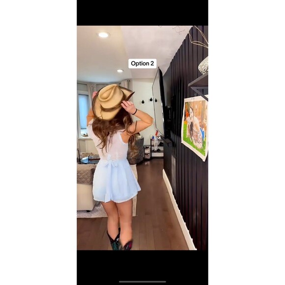 Like NWT! Lucy in the Sky Romper-XS - Picture 5 of 5